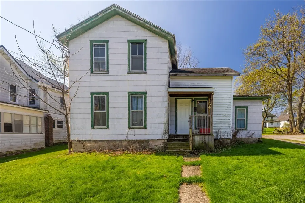 54 Gardeau St