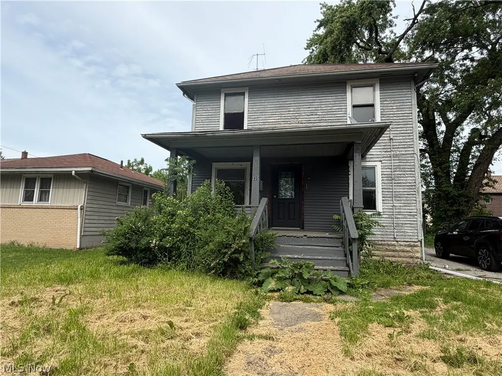 235 Iddings Ave SE