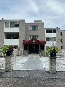 520 Meredith Ln