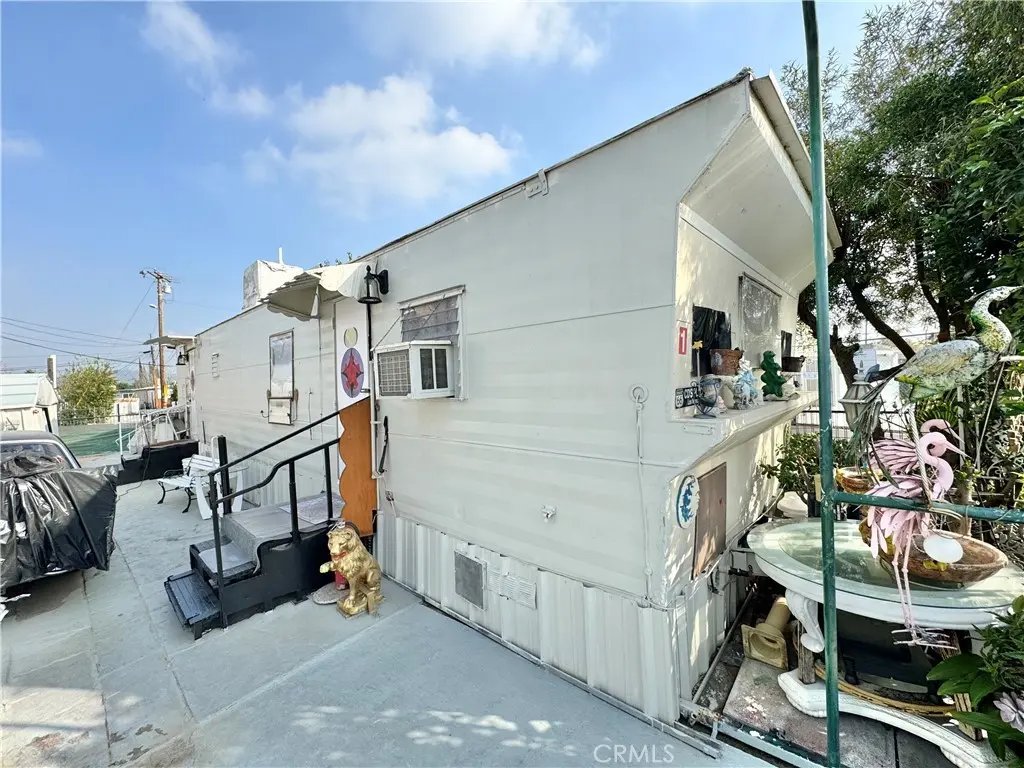 2250 W Darby #1