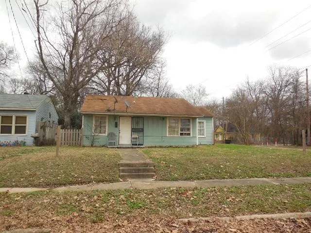3861 Victory Dr