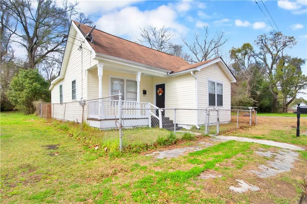 261 Gaston St