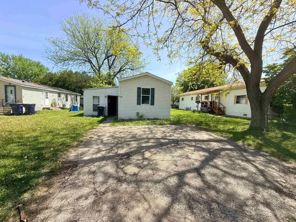 10 Lapidary Ln #10