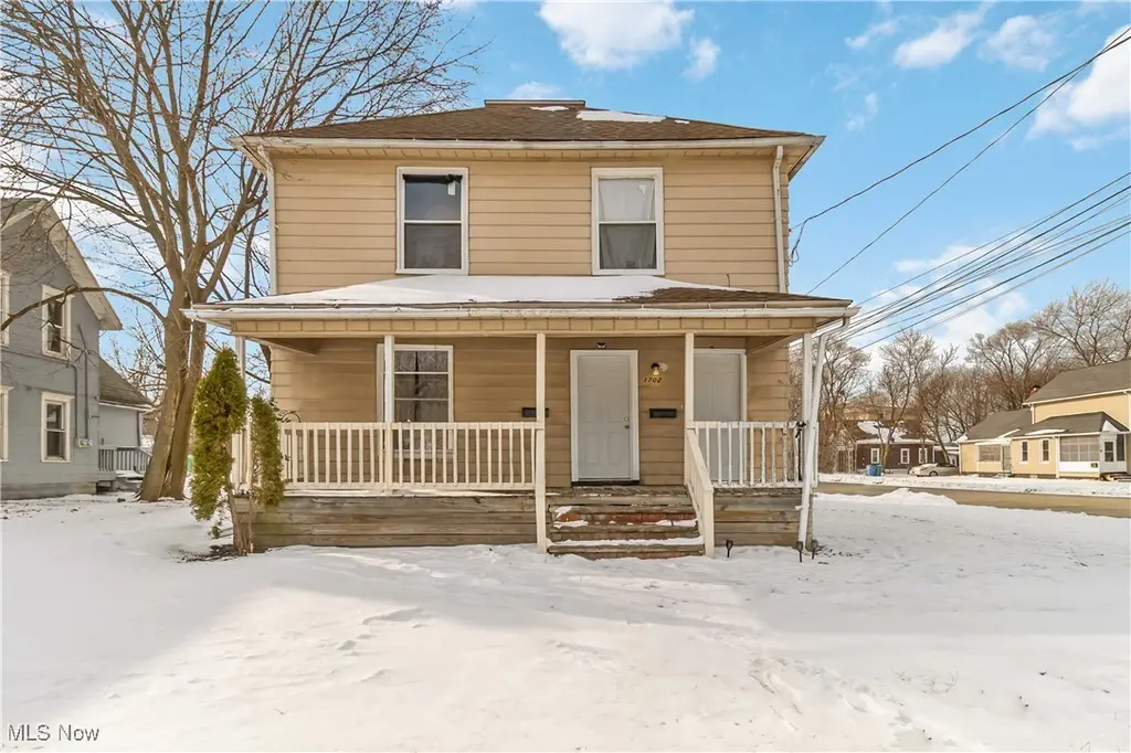 1702 Lexington Ave