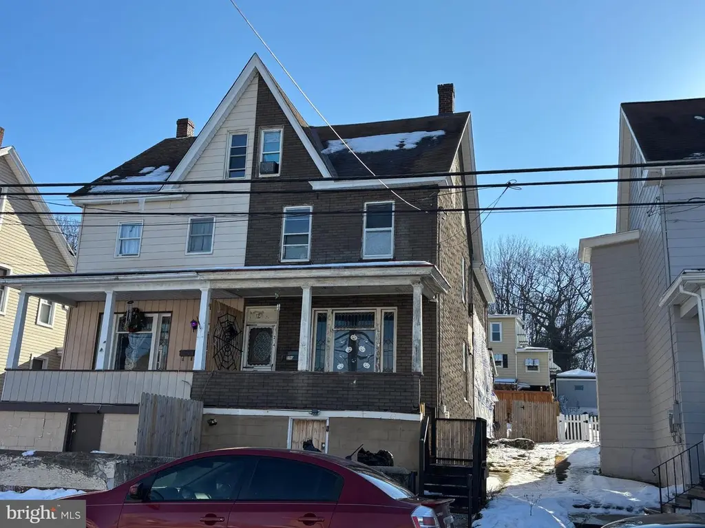 124 E High St