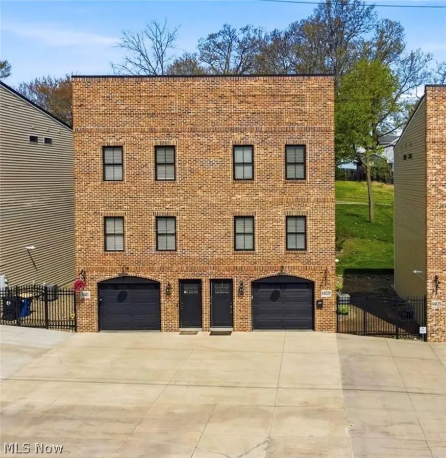 1411 Bridge St