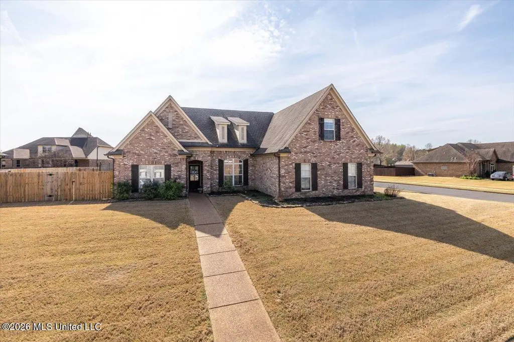 1768 Linden Dr