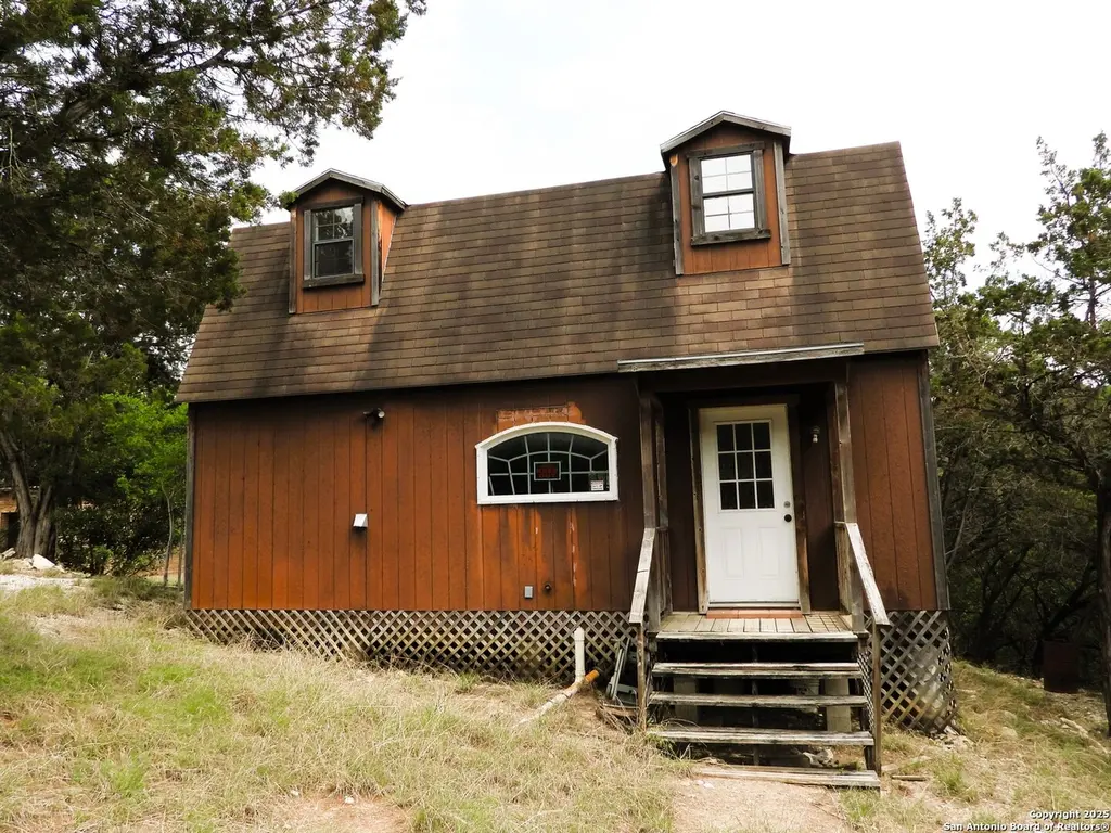 213 Oak Clf