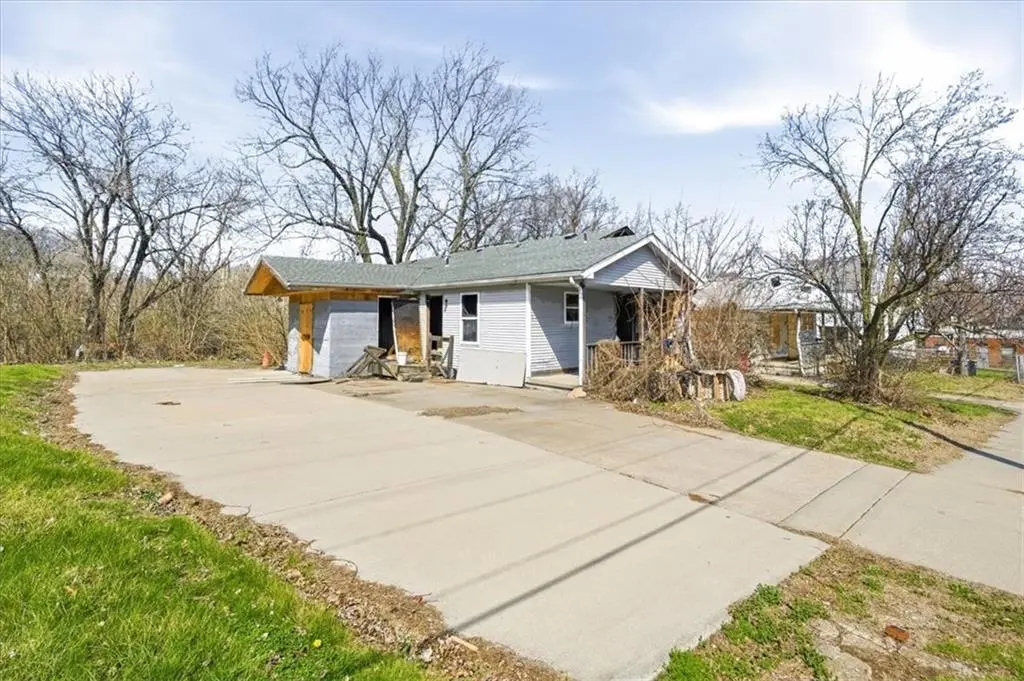 3120 Highland Ave