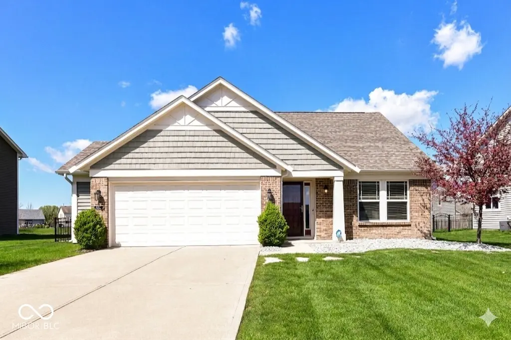 6236 N Woods Edge Ct