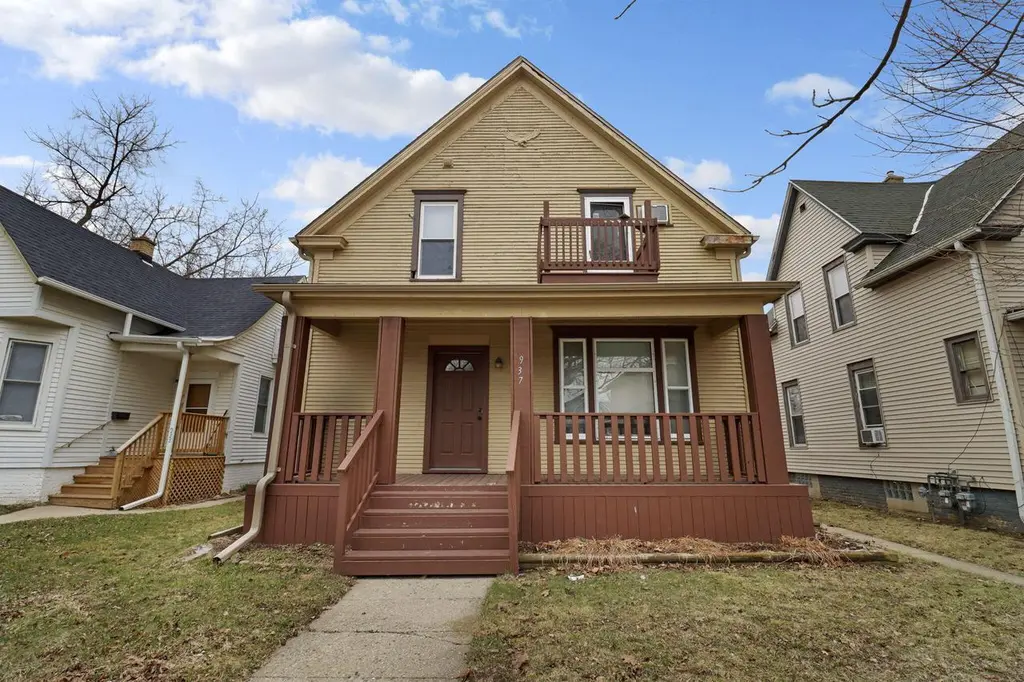 937 Grove Ave