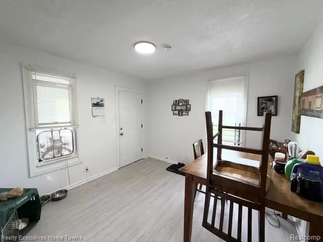 57 Oak St