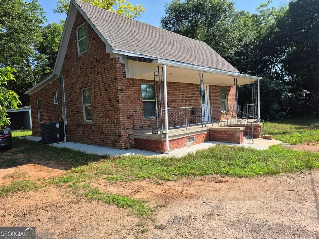 395 S Elm St