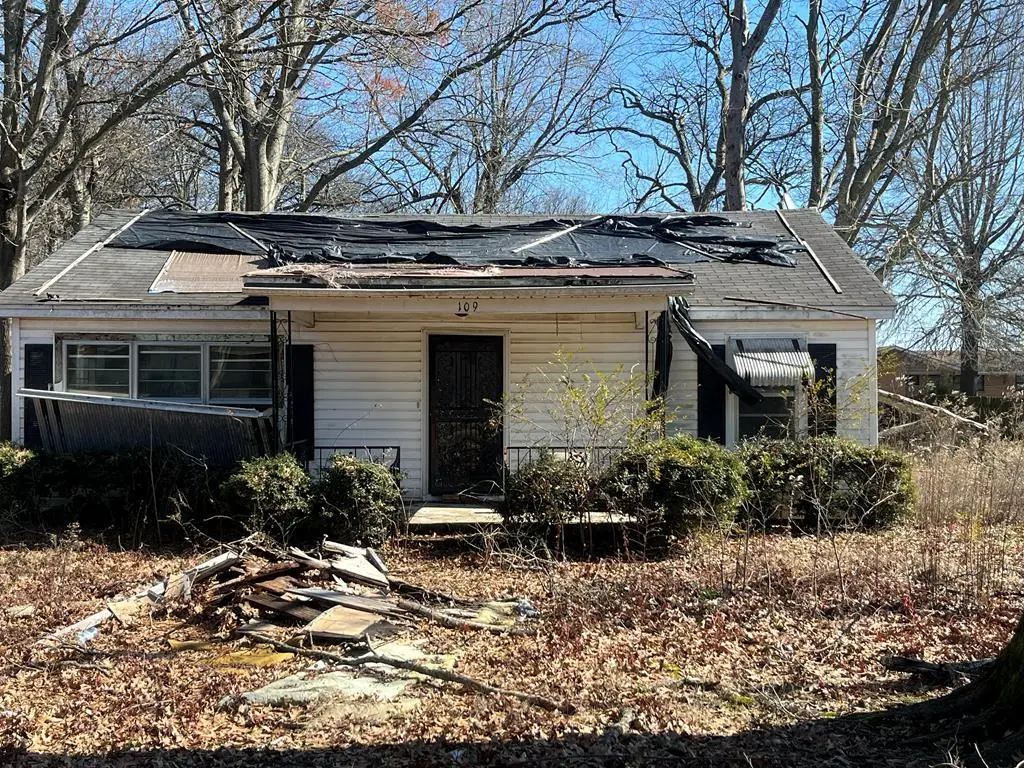109 Mary L St