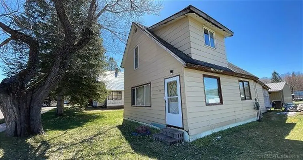 518 Center St