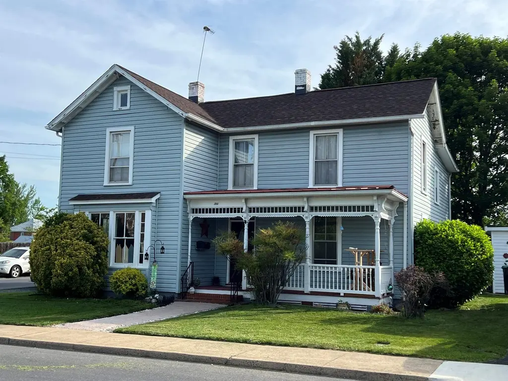 300 Broad St