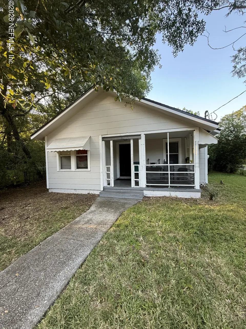 3251 Broadway Ave