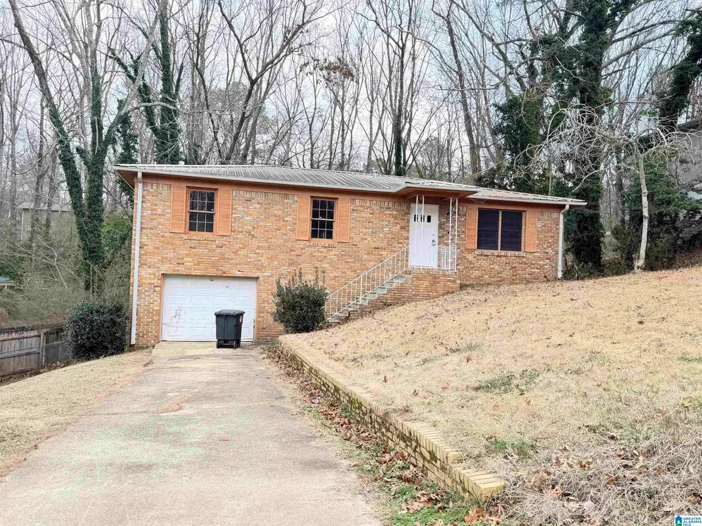 1437 Highland Dr