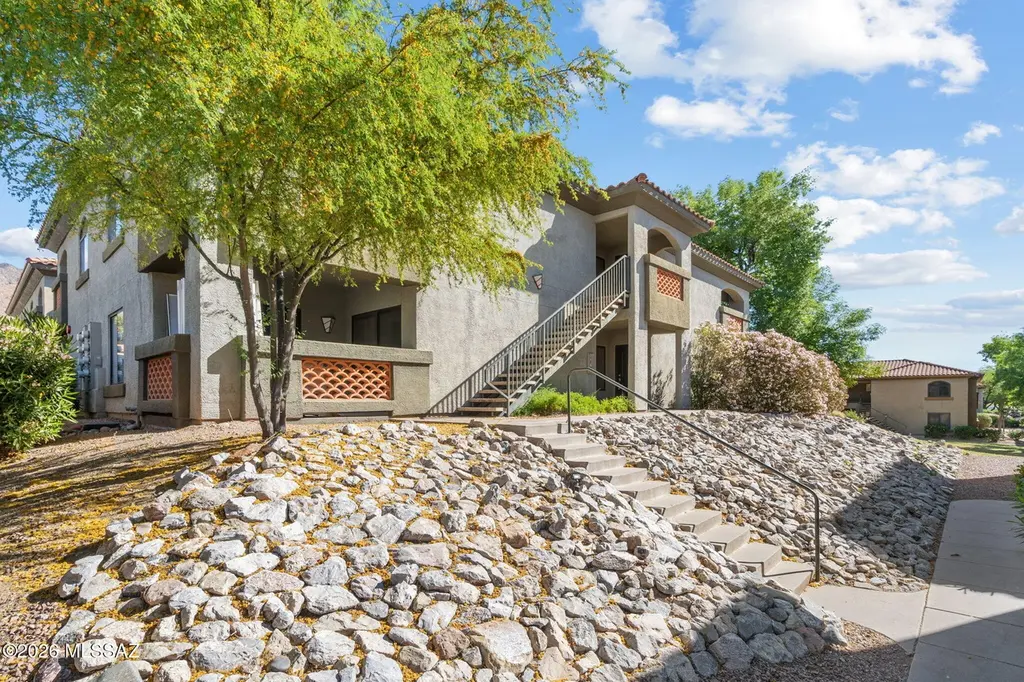 5751 N Kolb Rd #40107