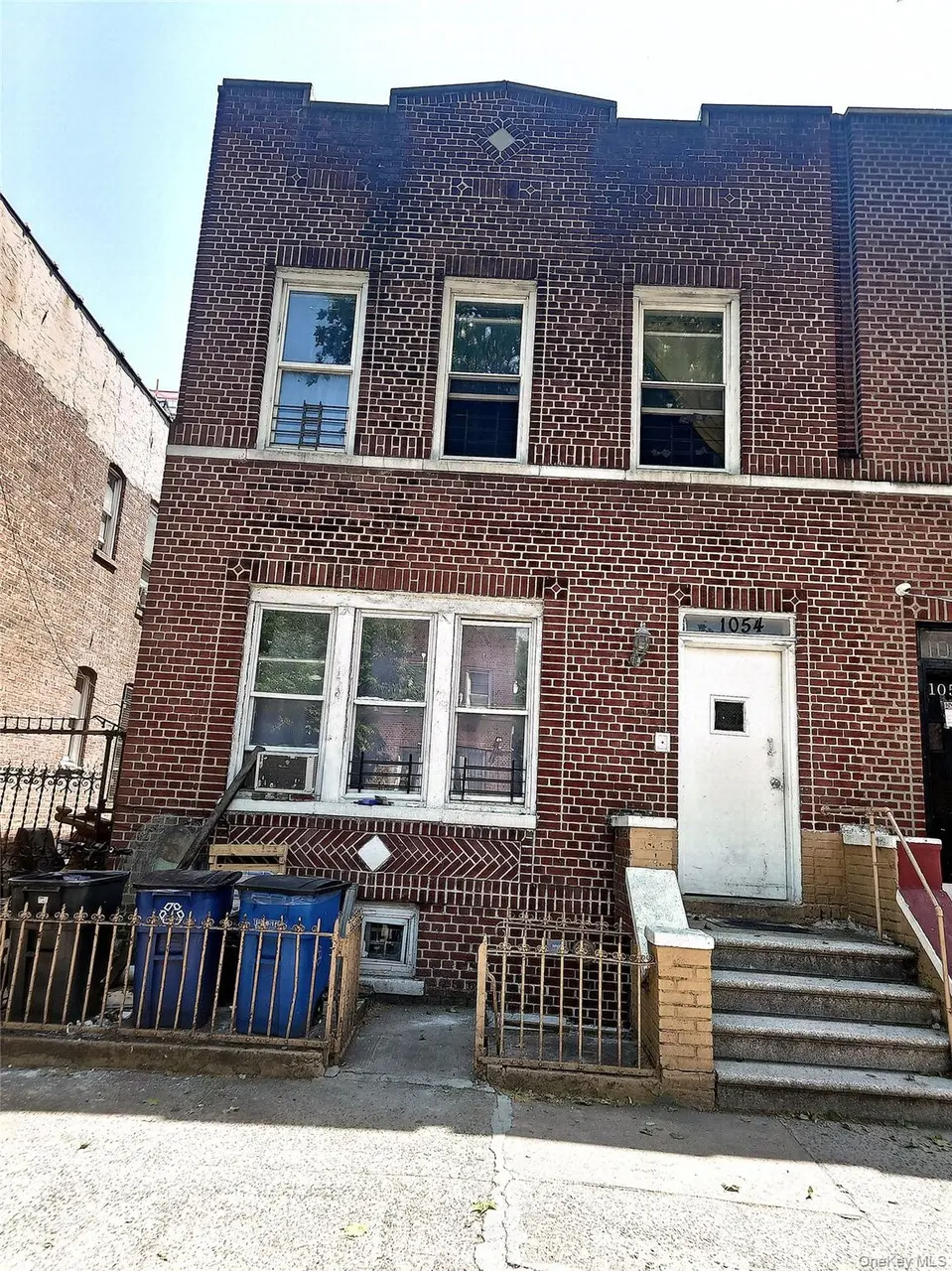 1054 Longfellow Ave