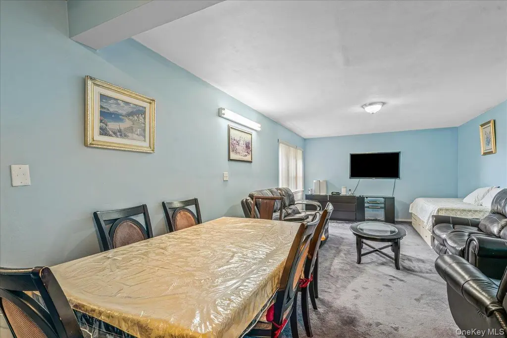 144-55 Melbourne Ave Unit 2E