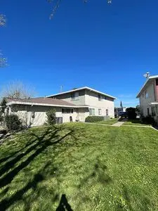 4411 Greenholme Dr