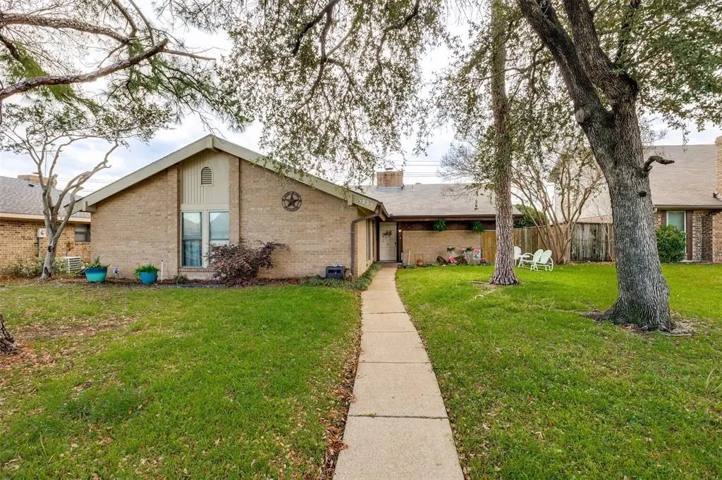 5433 Barcelona Dr