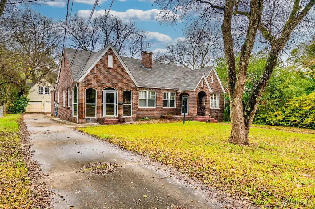 3355 Lexington Rd