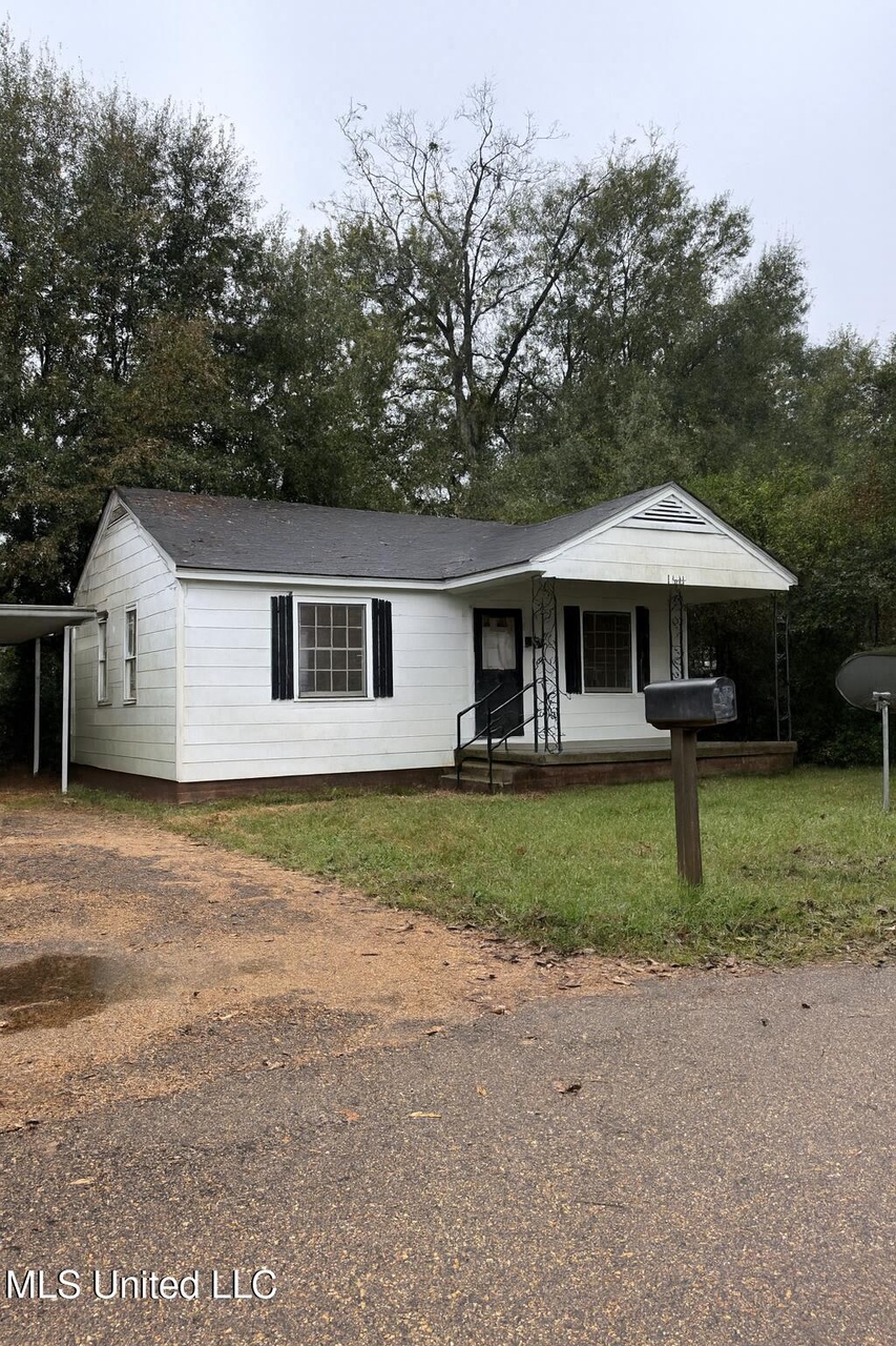 513 Laird Cir