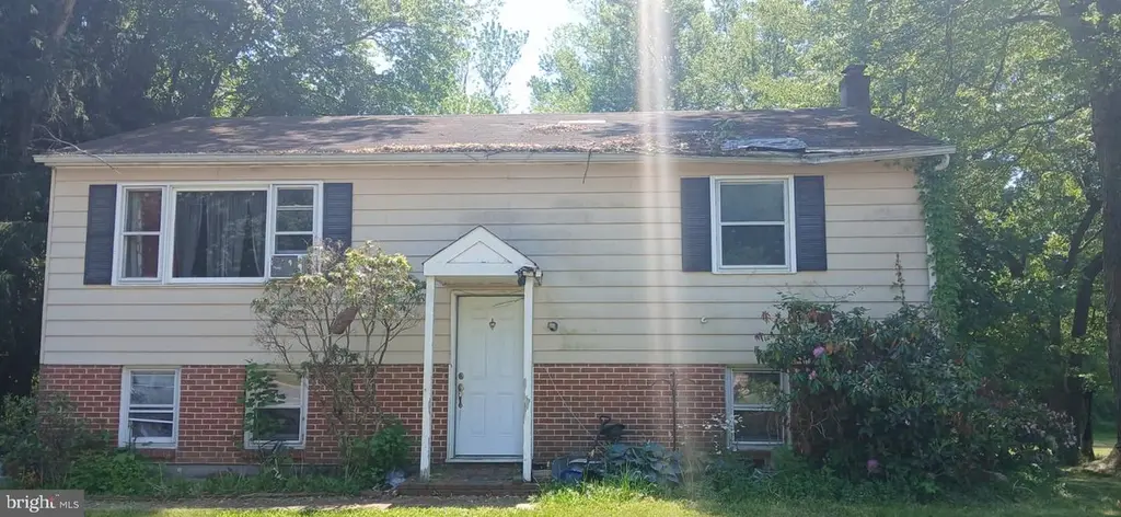 8 Barksdale Ct