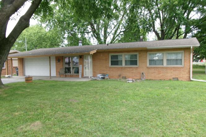 1228 Meadowbrook Dr