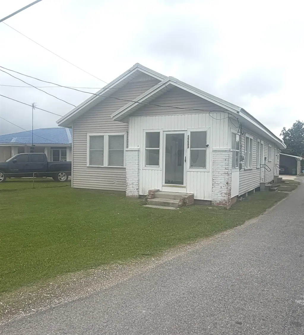 15693 East Main St