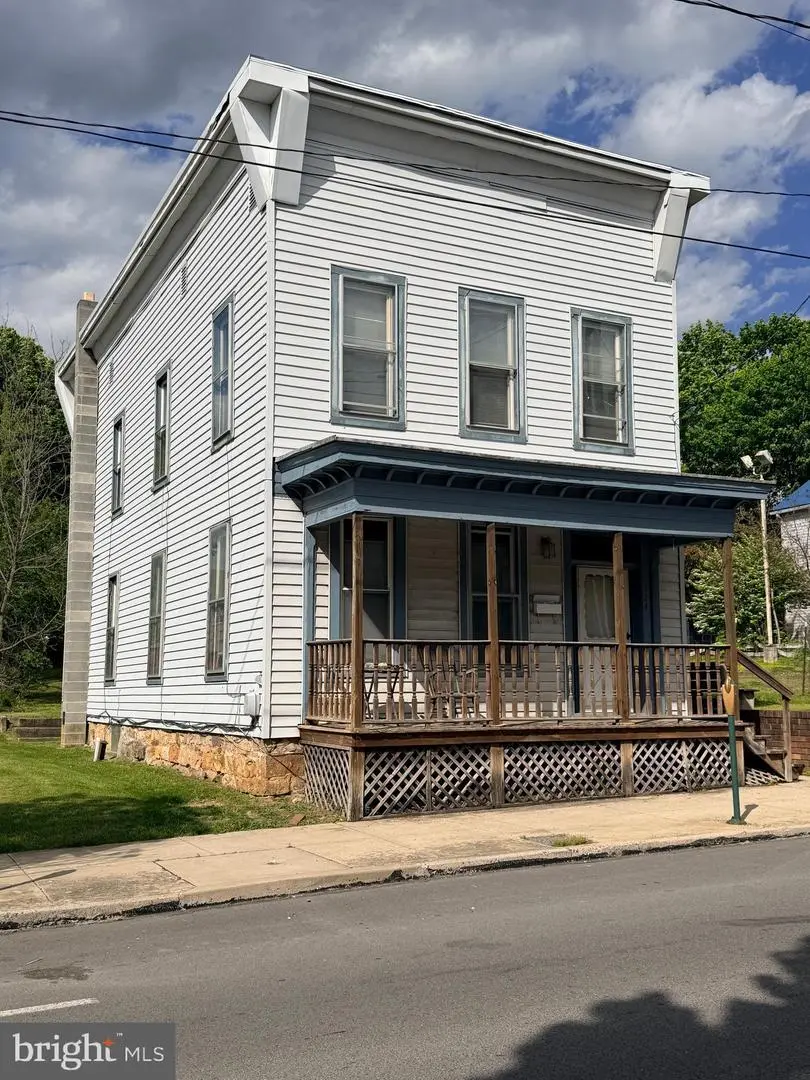 124 Lincoln Way West