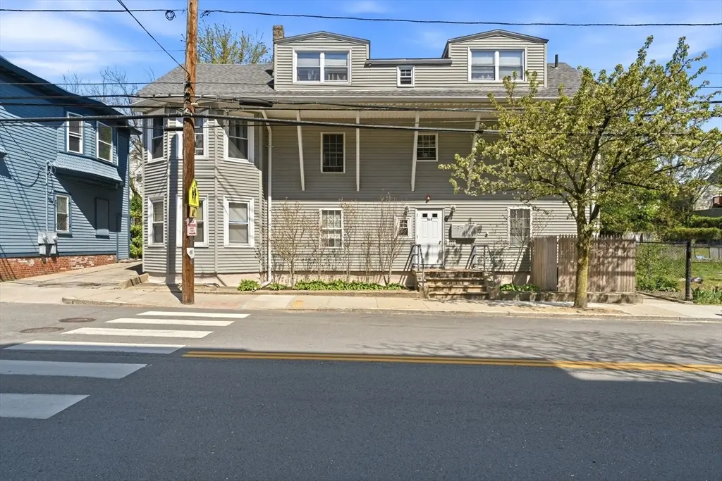 513 Charles St
