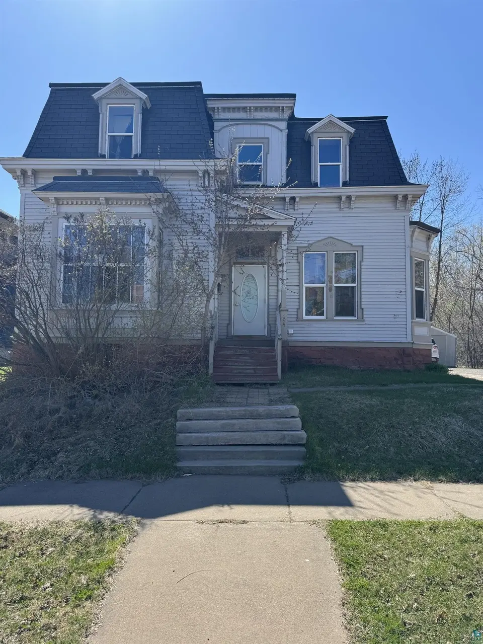 504 3rd St W