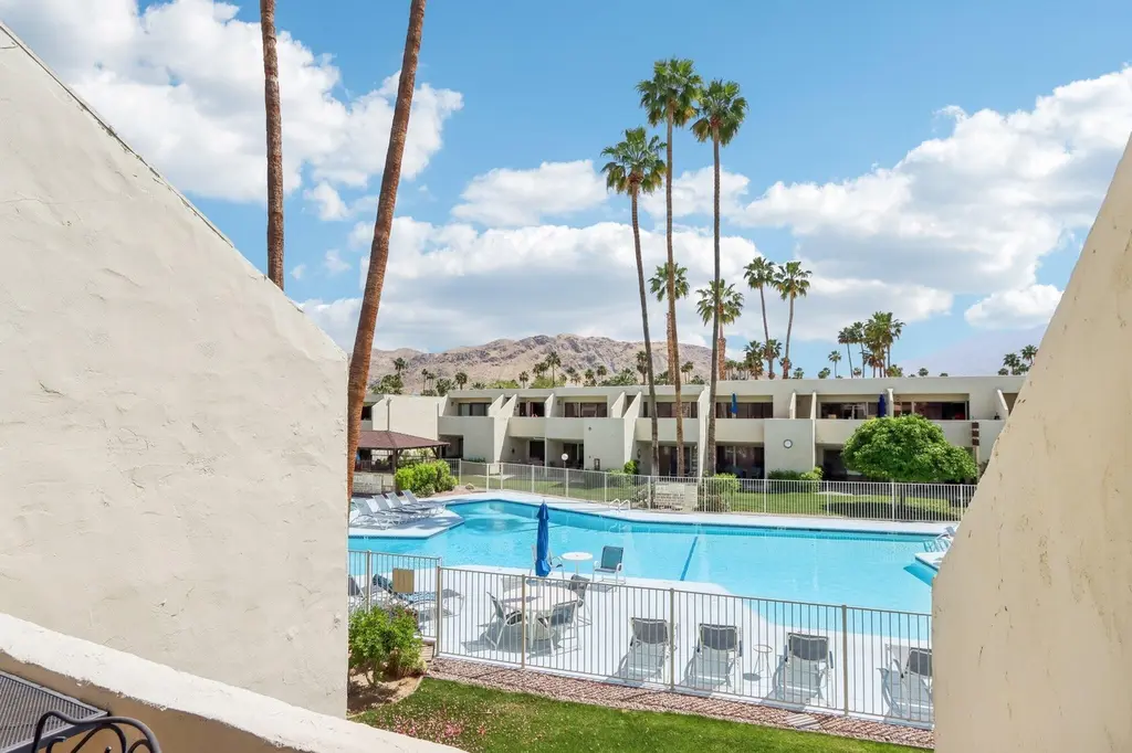 1655 E Palm Canyon Dr #114