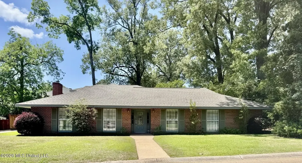 35 Oakhurst Dr