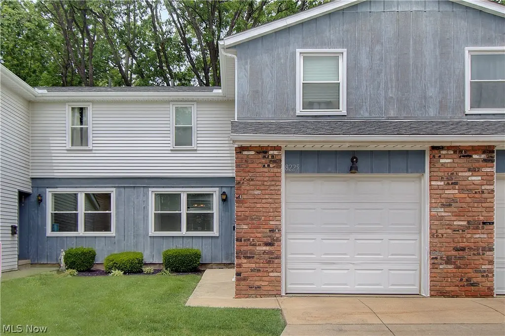 8225 Lancaster Dr