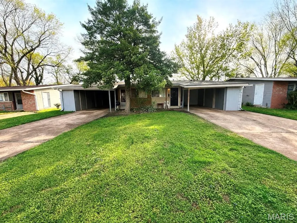 830 Loyola Dr