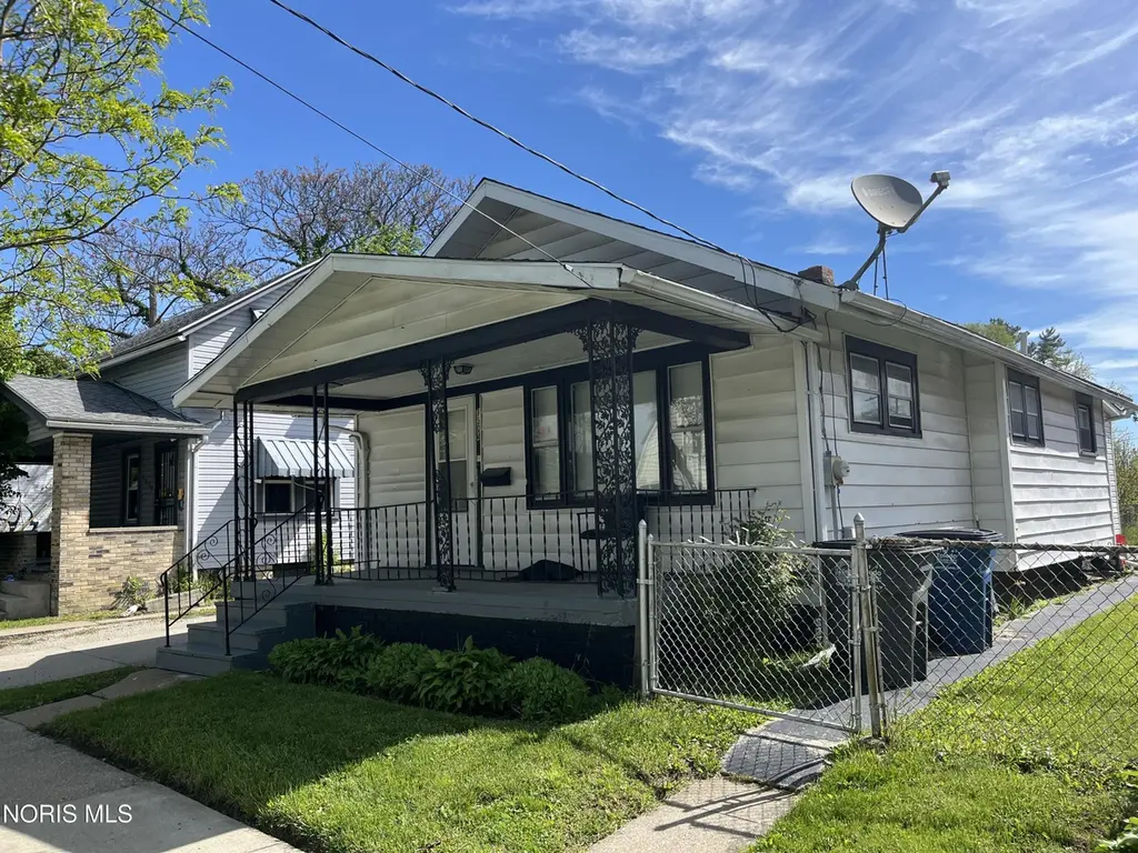 1504 Upton Ave