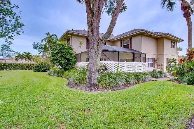 44 Essex Ct Unit B