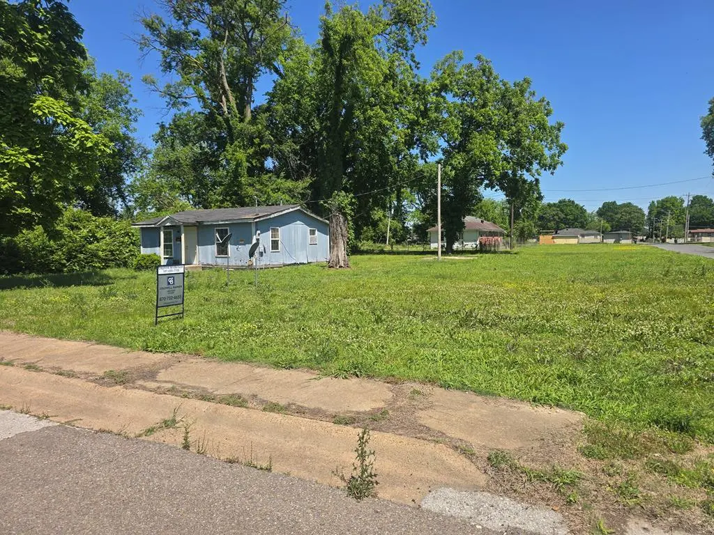117 E Quinn Ave