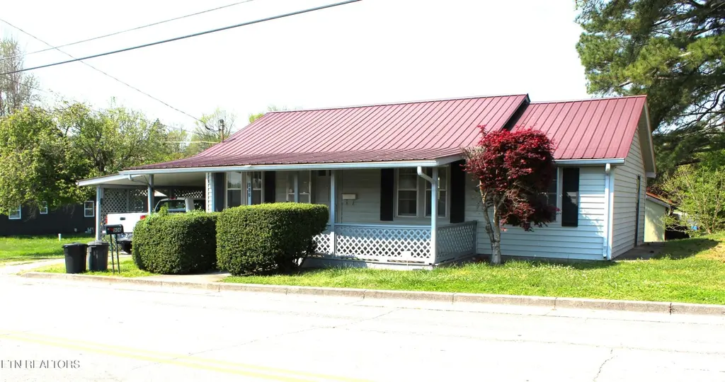 906 Cannon Ave