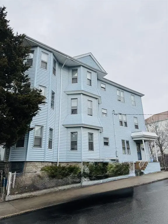 444 Center St