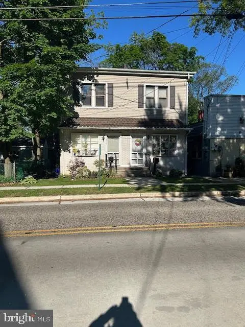 210 N Centre St