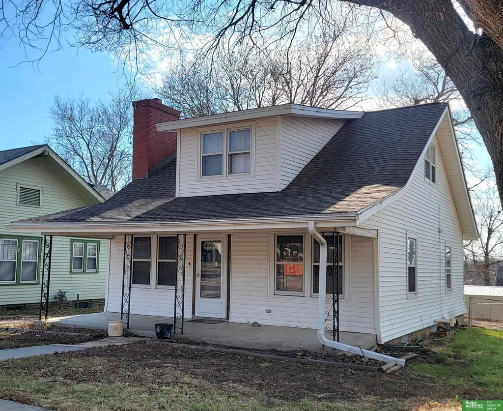 1121 N East Ave