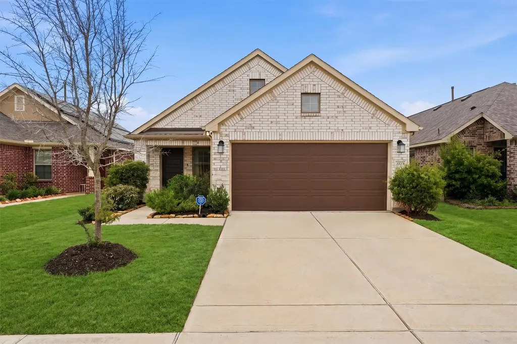 8122 Royal Breeze Dr