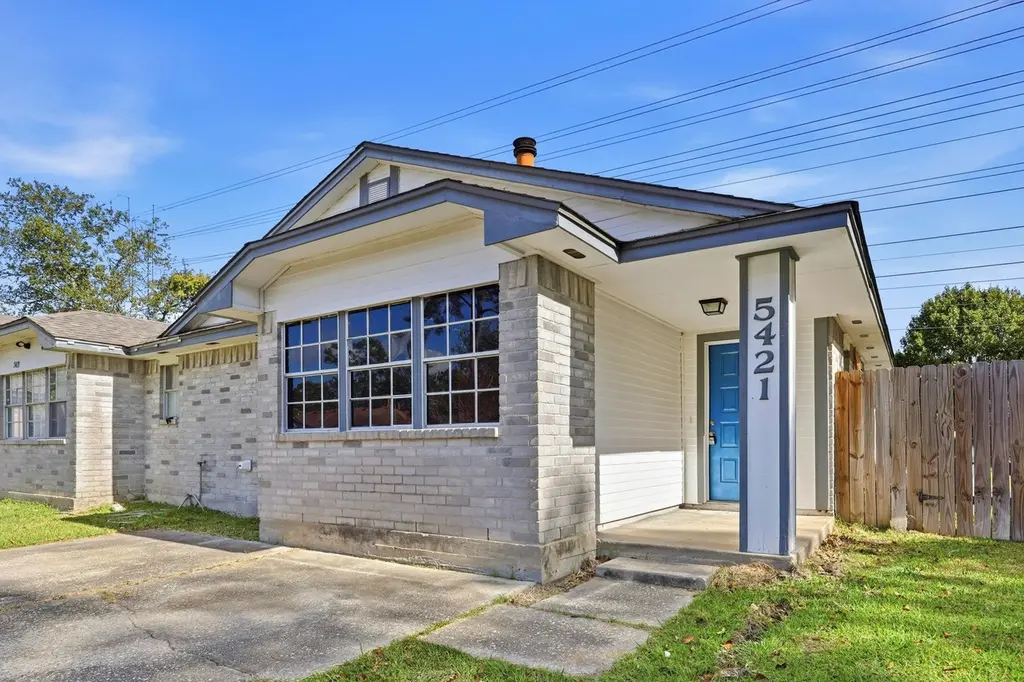 5421 Diane Ct