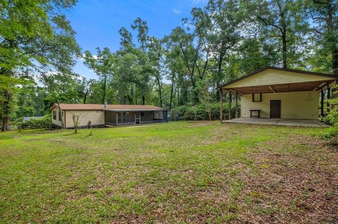 9069 Silver Oak Ln