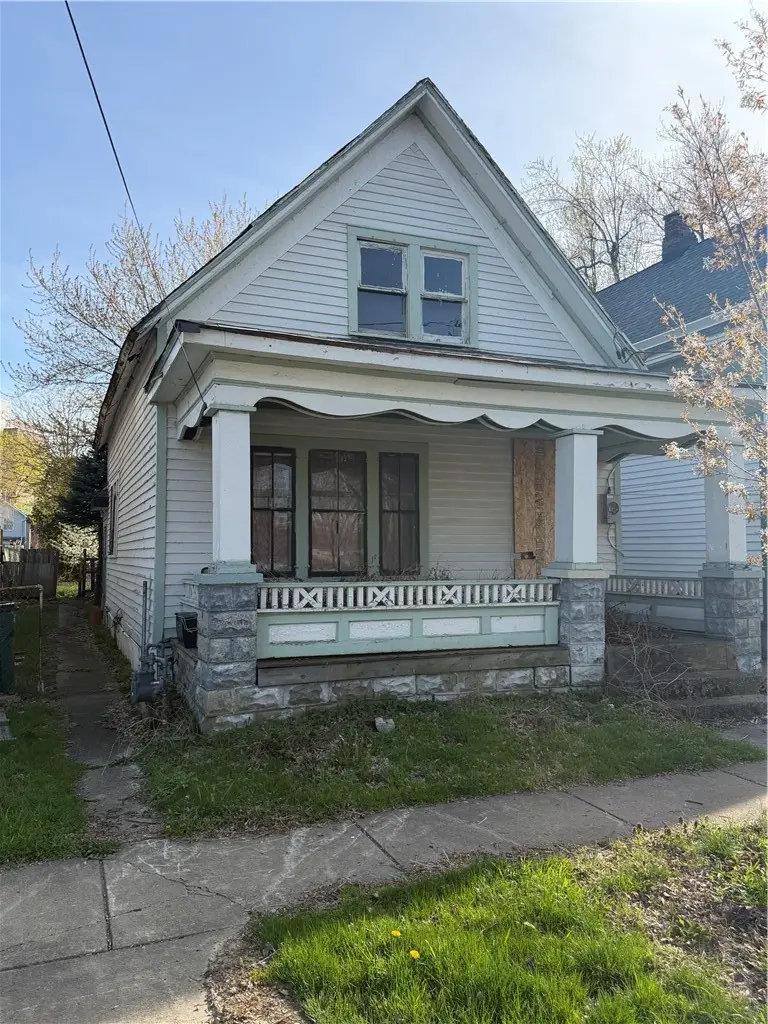 703 Perry St